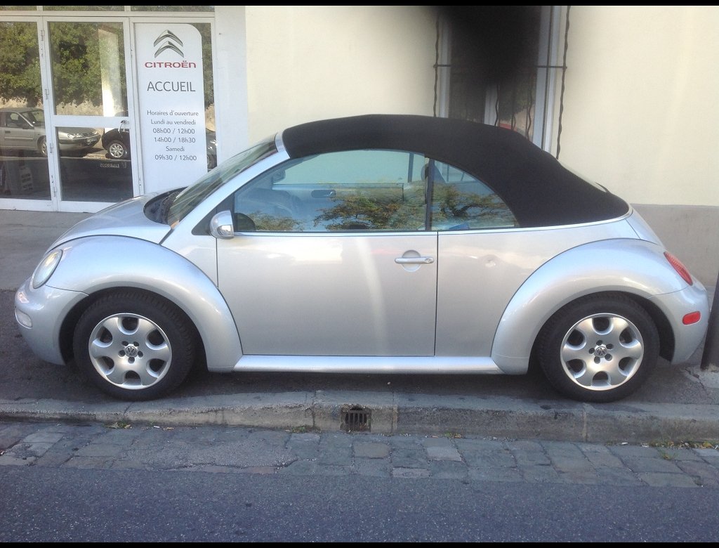 Volkswagen New Beetle - Photo 3
