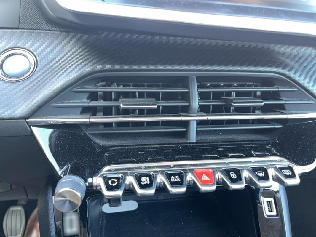 Peugeot 208 - Photo 11