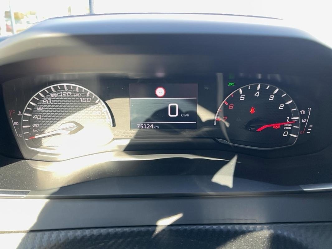 Peugeot 208 - Photo 8