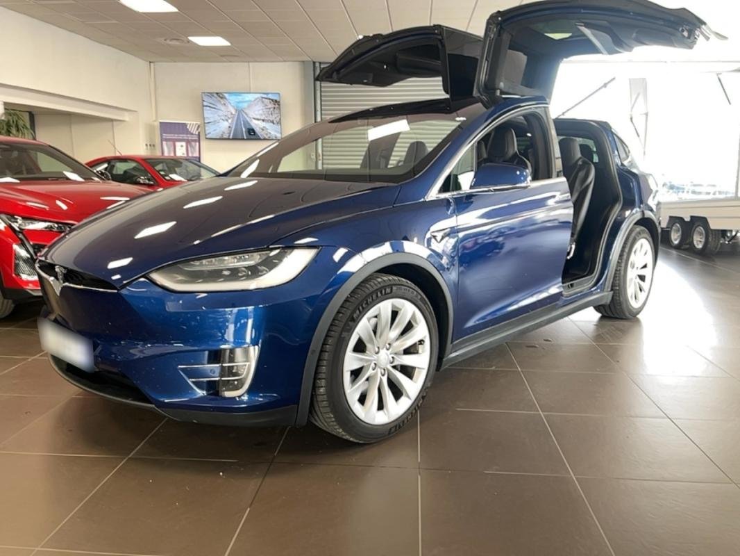 Tesla Model X - Photo 1