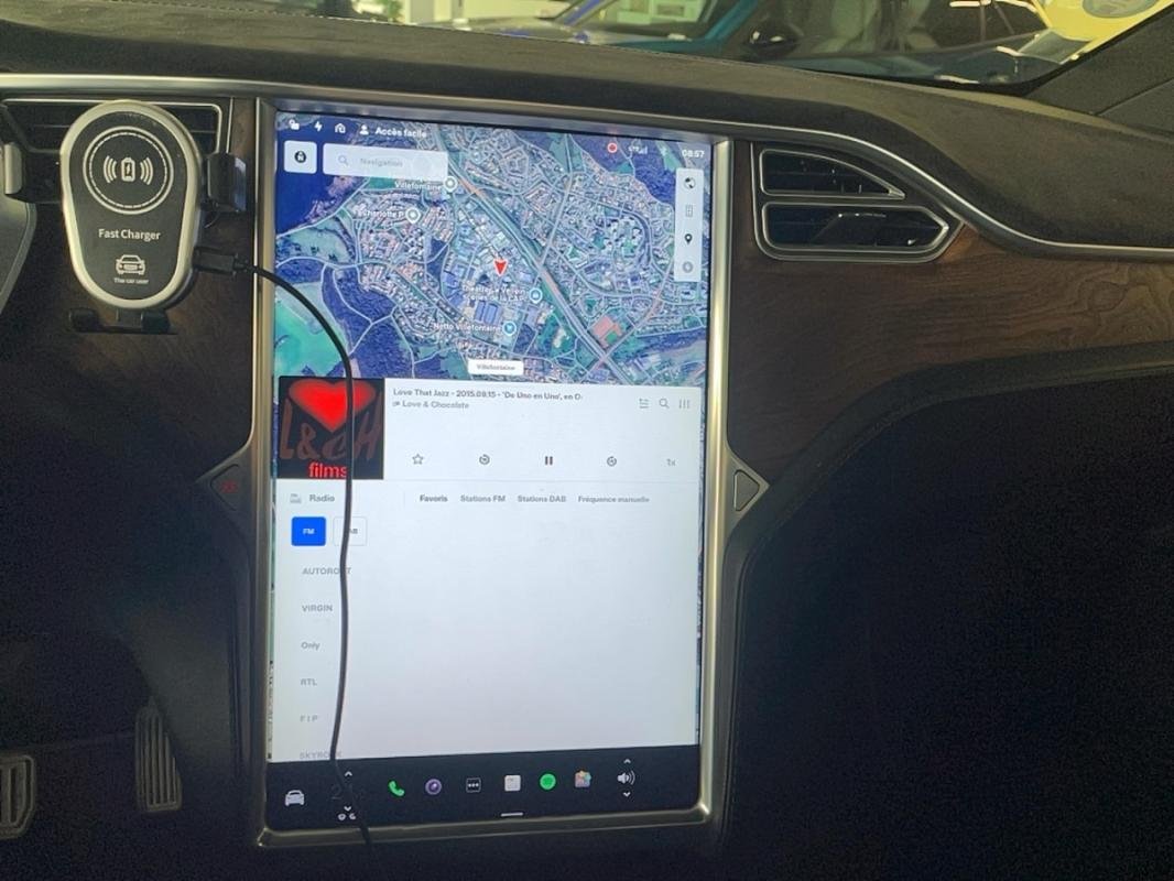 Tesla Model X - Photo 12