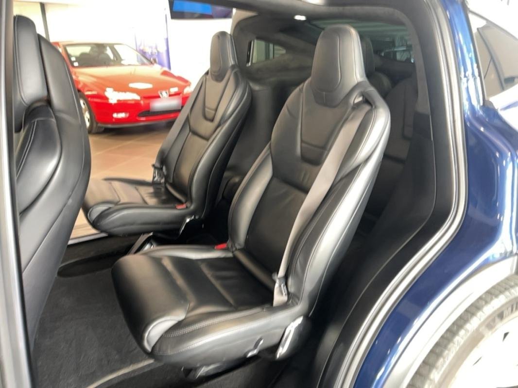 Tesla Model X - Photo 14