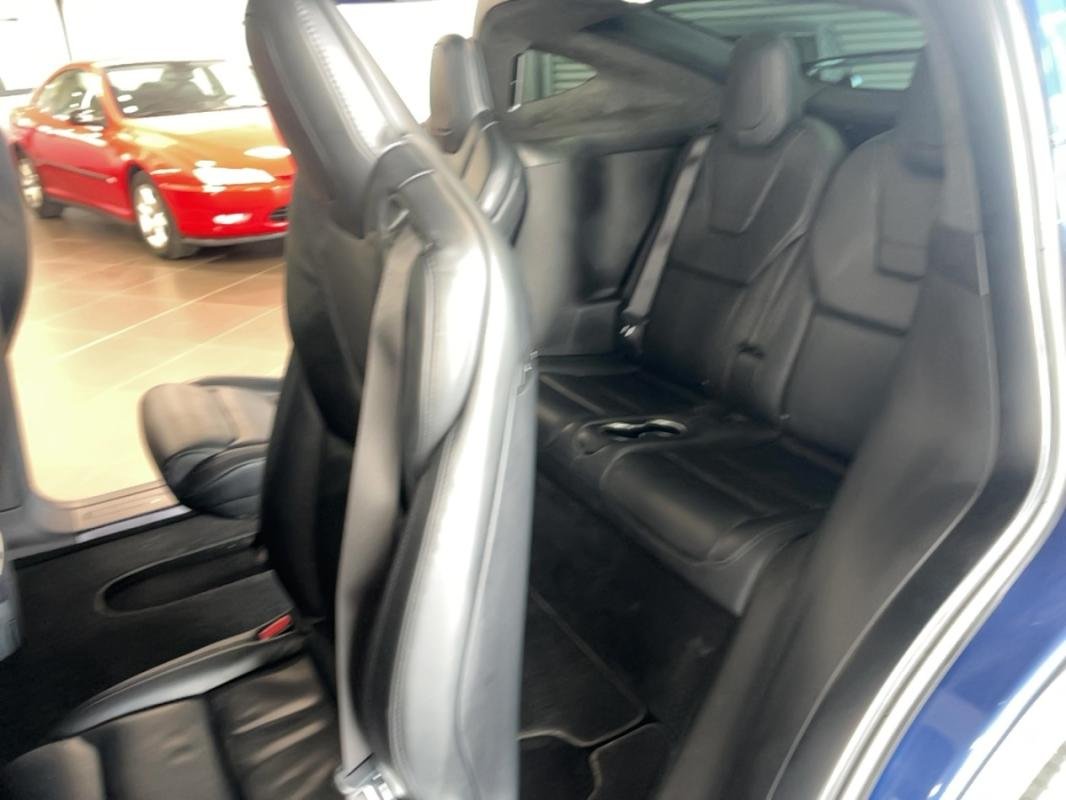 Tesla Model X - Photo 15