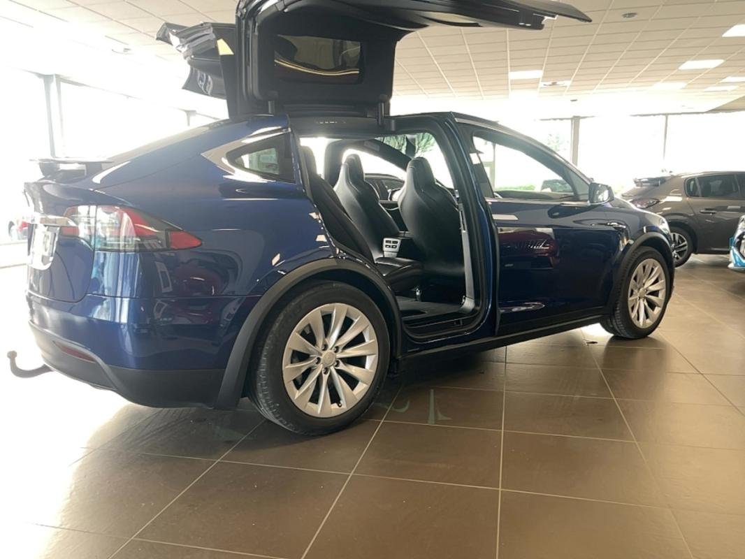 Tesla Model X - Photo 4