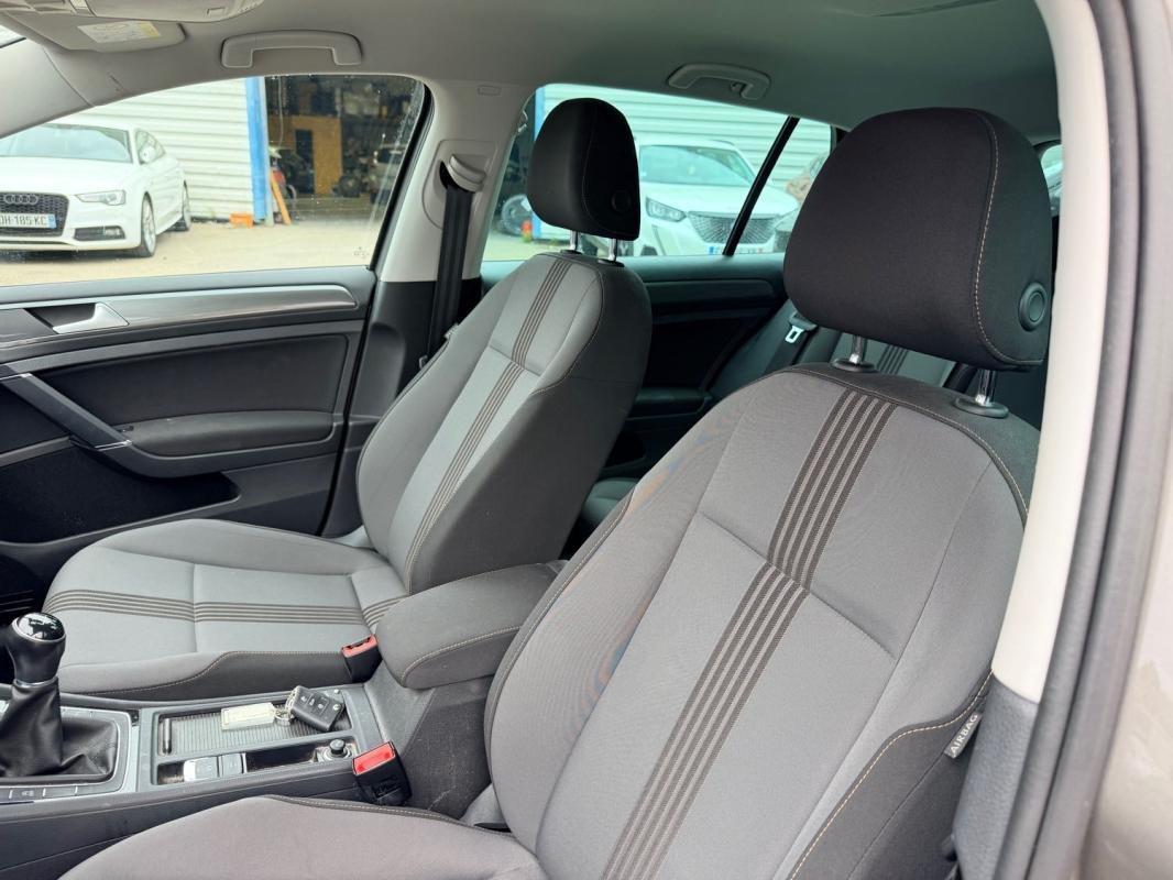 Volkswagen Golf - Photo 9