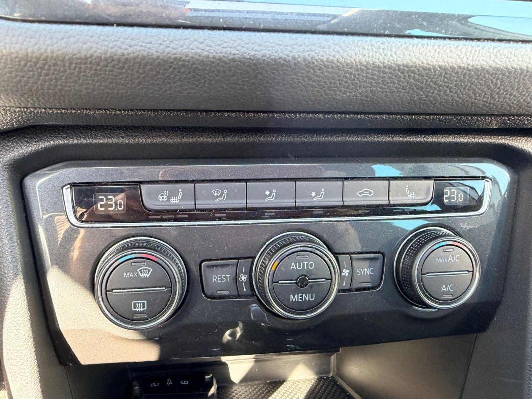 Volkswagen Tiguan - Photo 21