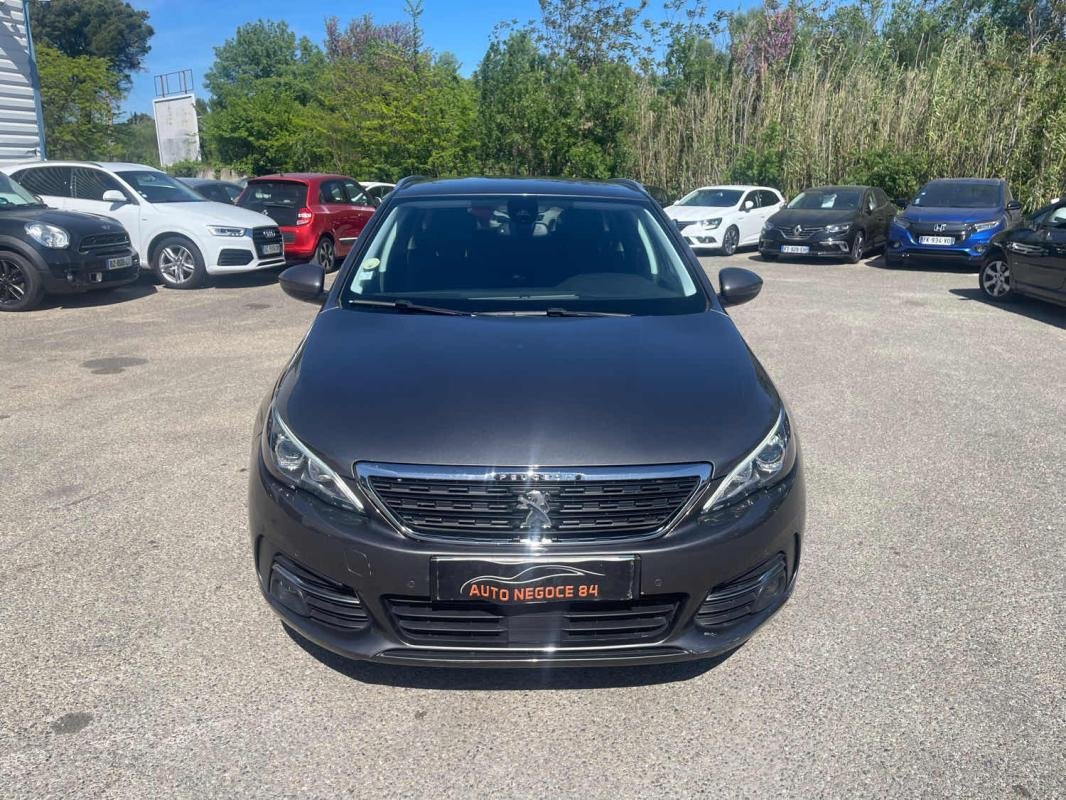 Peugeot 308 SW - Photo 2