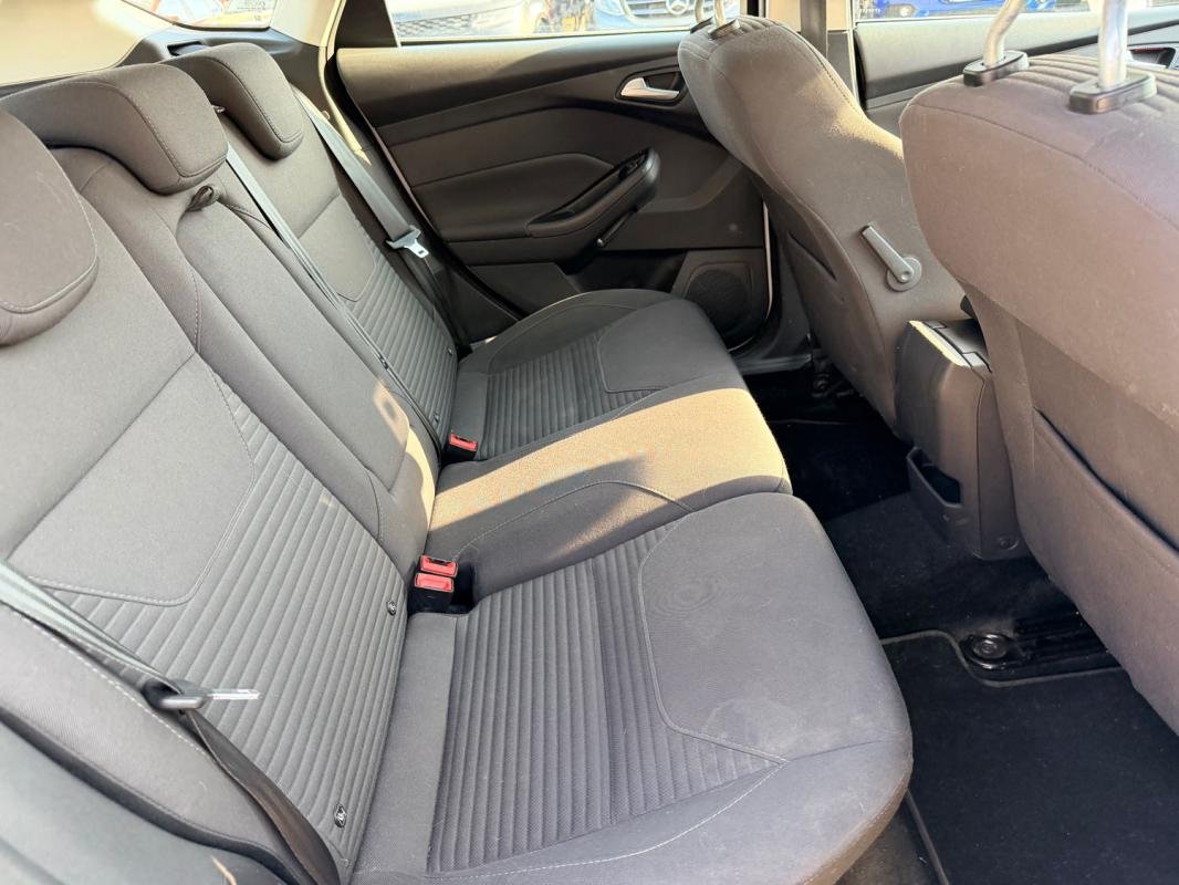 Ford Focus - Photo 17