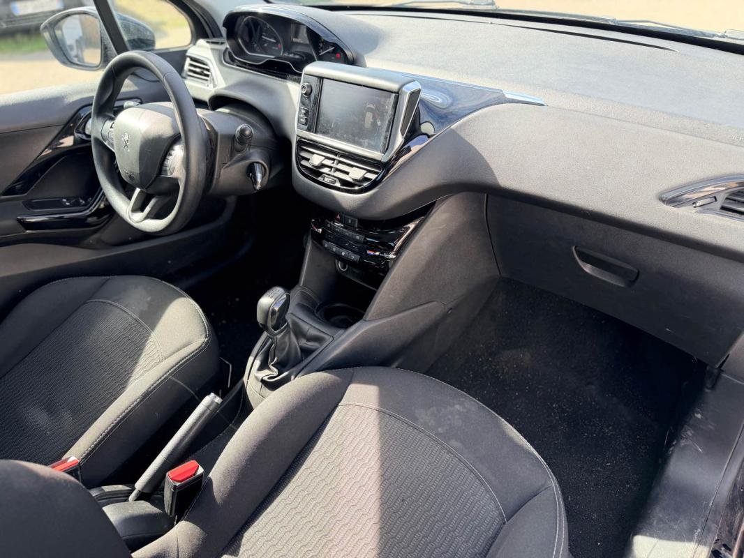 Peugeot 208 - Photo 14