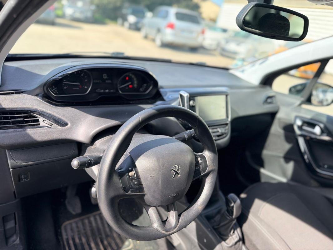 Peugeot 208 - Photo 15