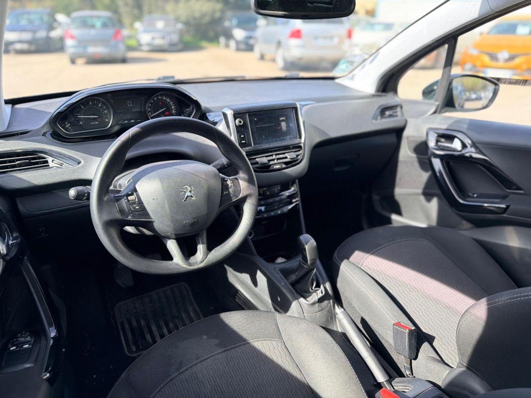 Peugeot 208 - Photo 16