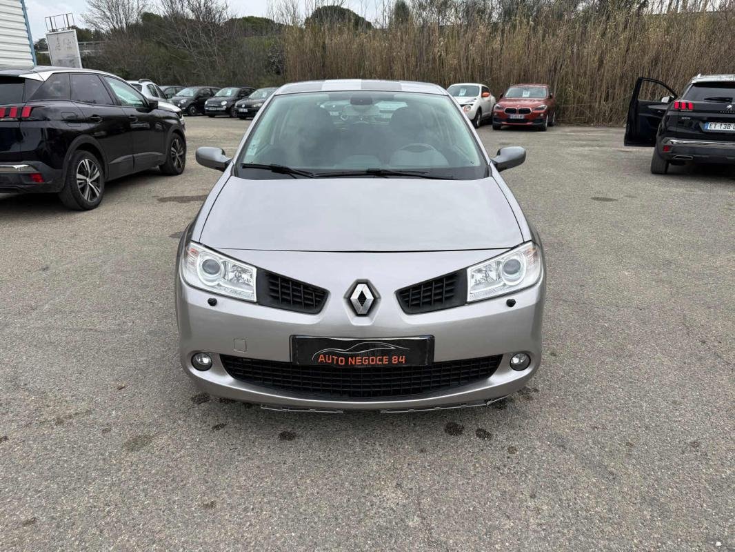 Renault Mégane - Photo 2
