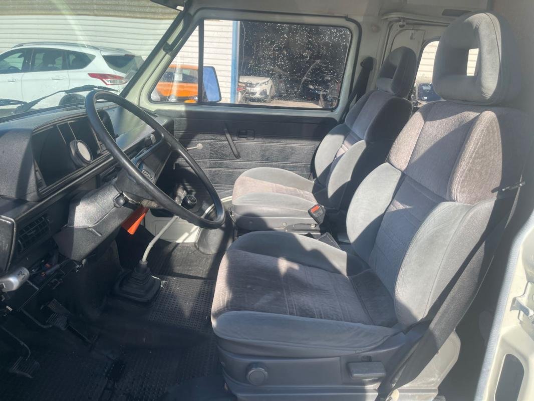Volkswagen Transporter - Photo 12