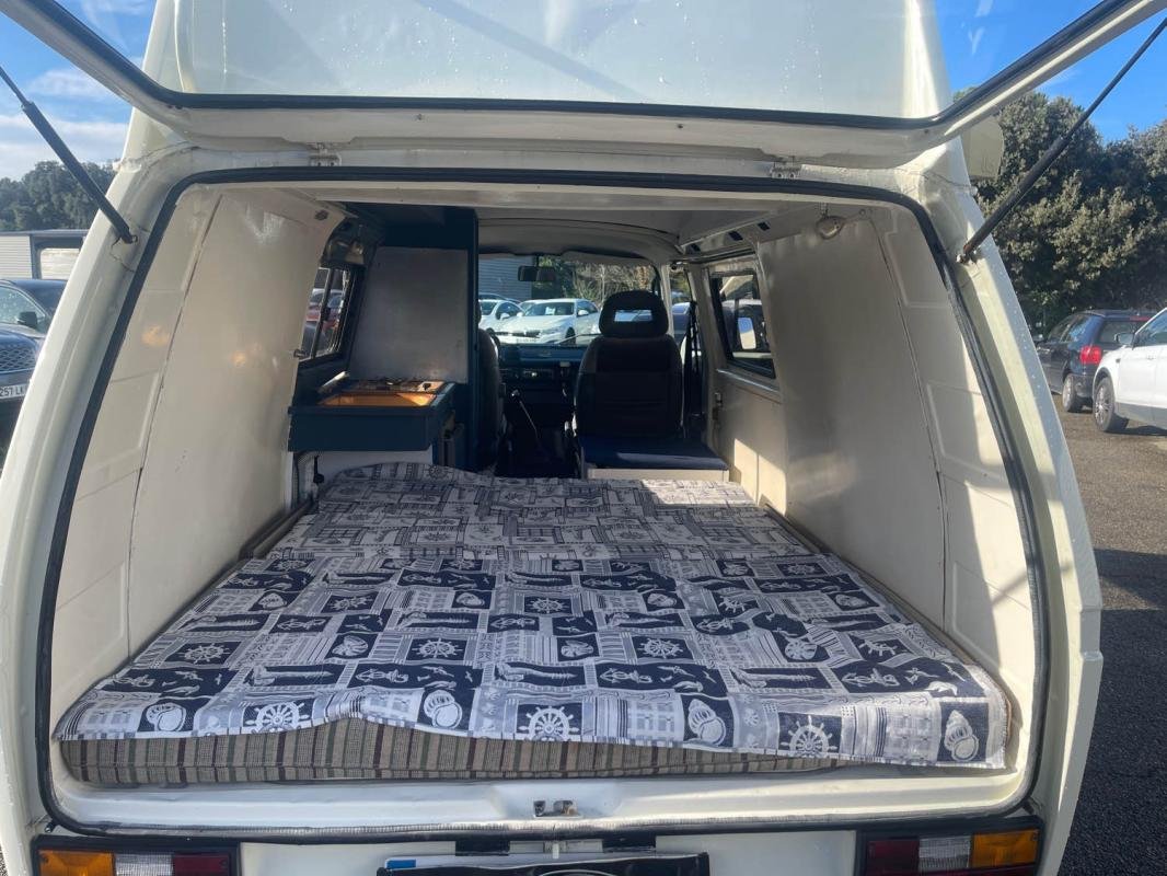 Volkswagen Transporter - Photo 16