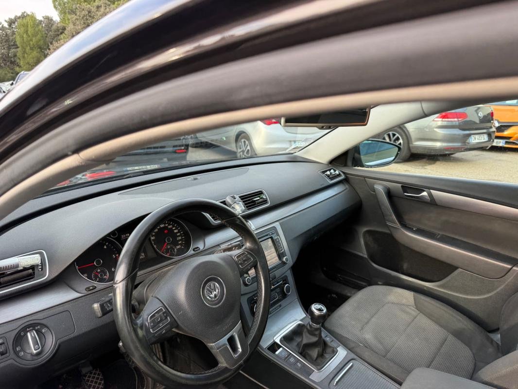 Volkswagen Passat - Photo 11