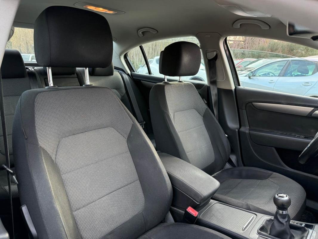 Volkswagen Passat - Photo 9