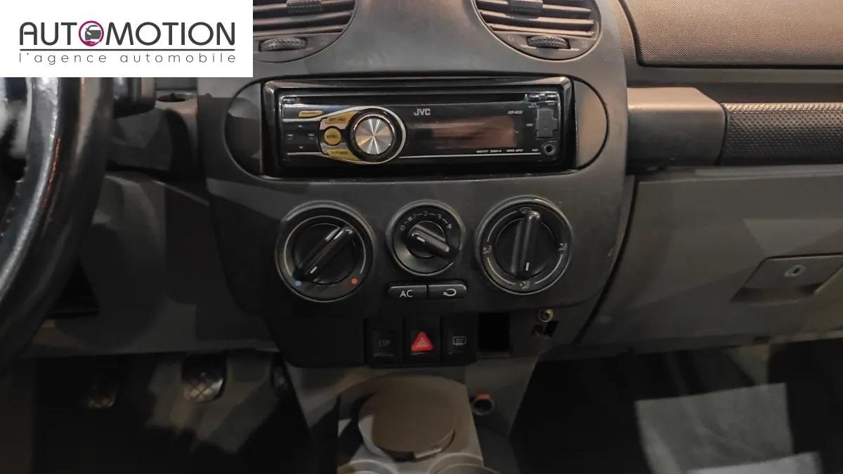 Volkswagen New Beetle - Photo 19
