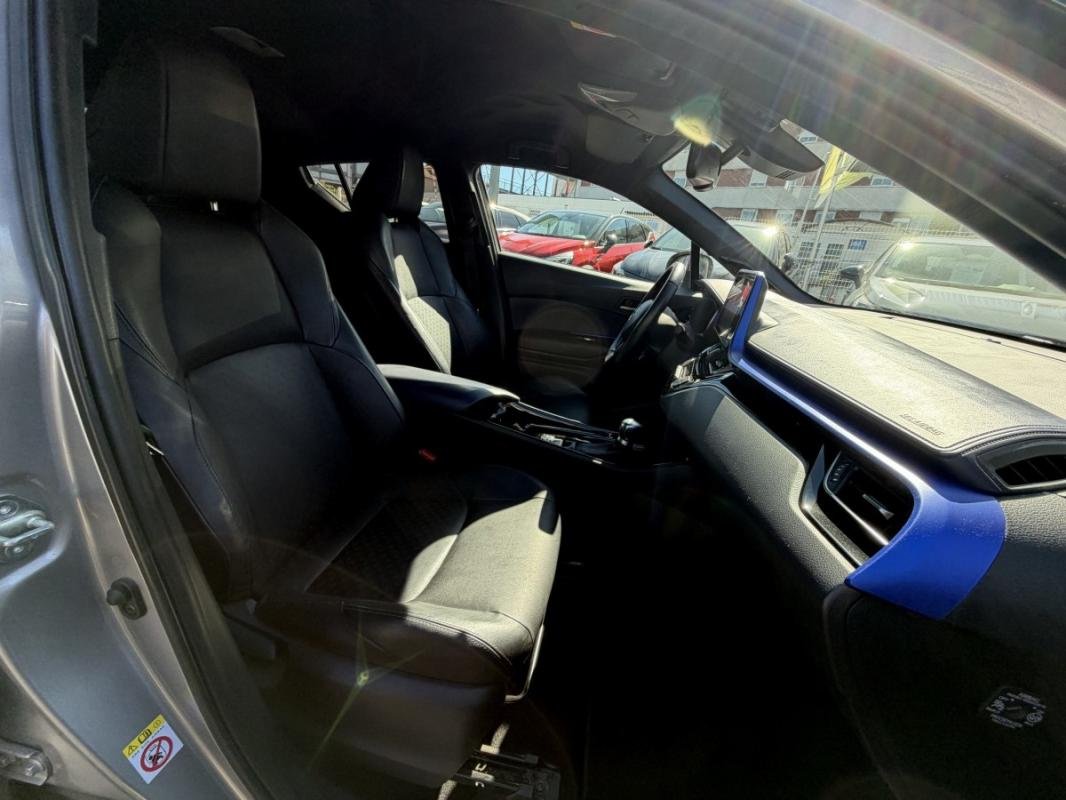 Toyota C-HR - Photo 18