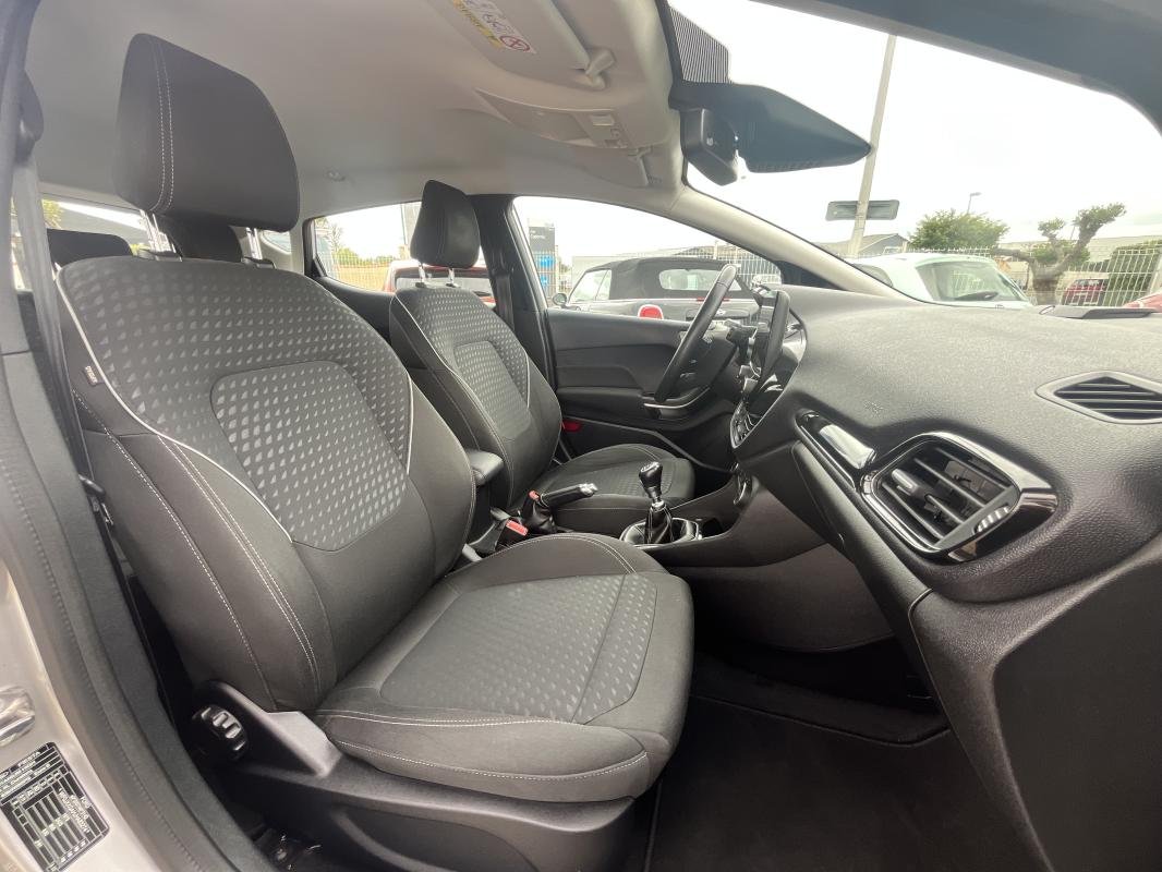 Ford Fiesta - Photo 13