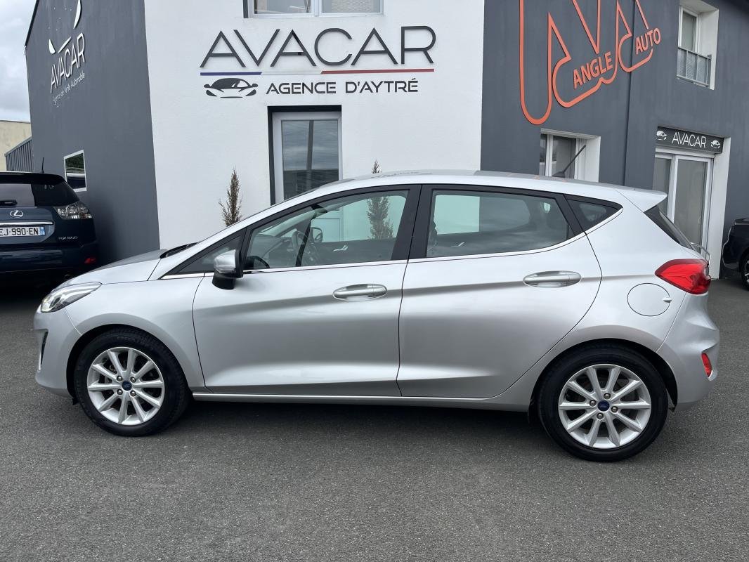 Ford Fiesta - Photo 2