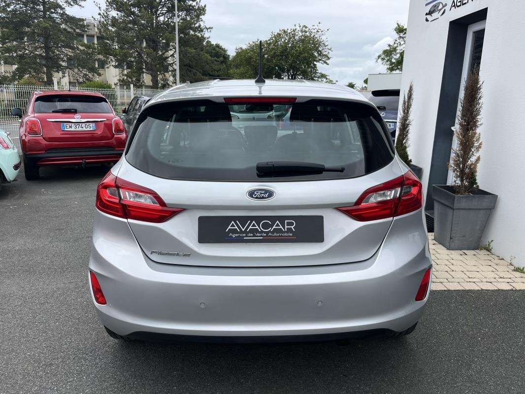 Ford Fiesta - Photo 4