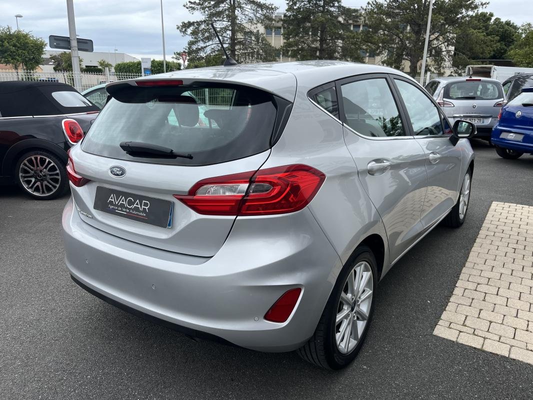 Ford Fiesta - Photo 5