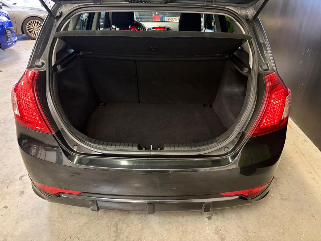 Kia Cee'd - Photo 14