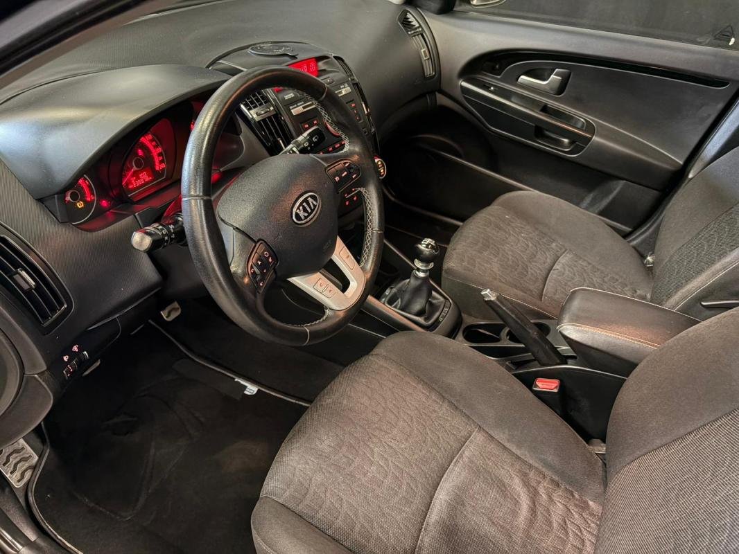 Kia Cee'd - Photo 9