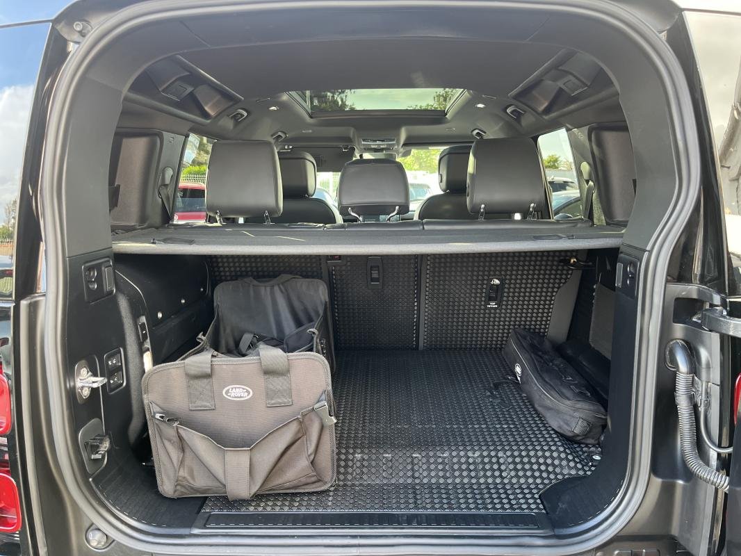 Land Rover Defender - Photo 11
