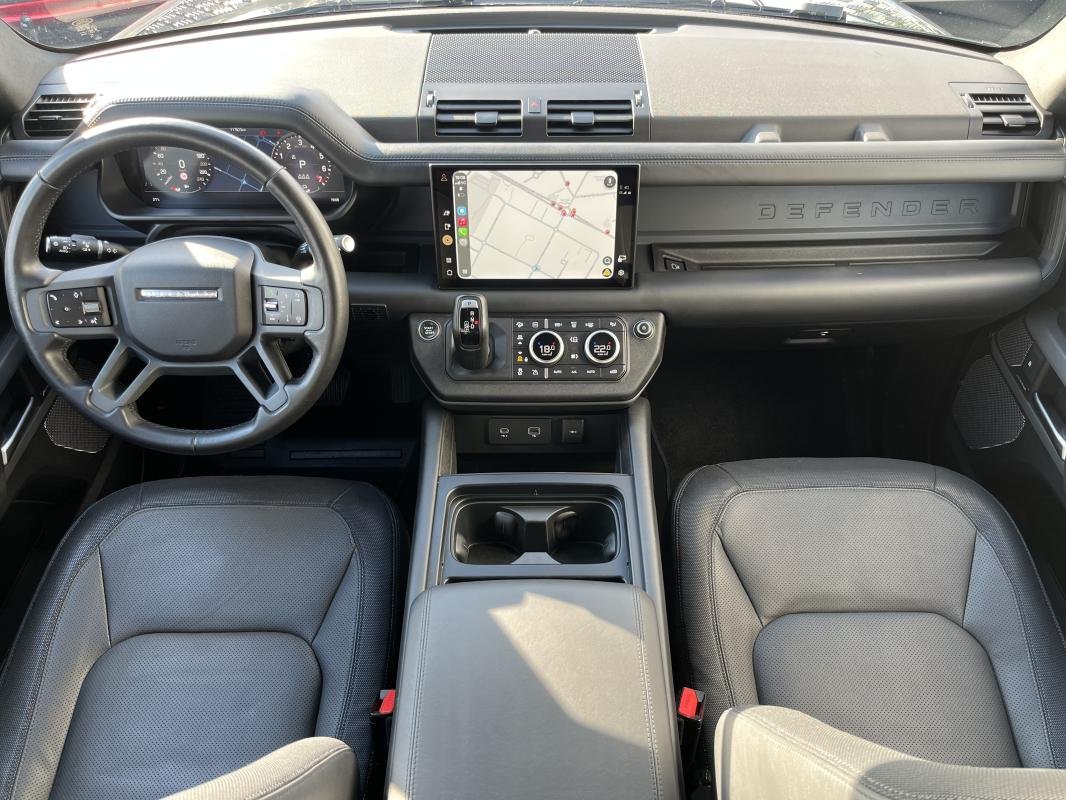 Land Rover Defender - Photo 15
