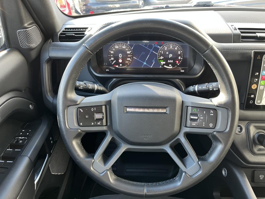 Land Rover Defender - Photo 17