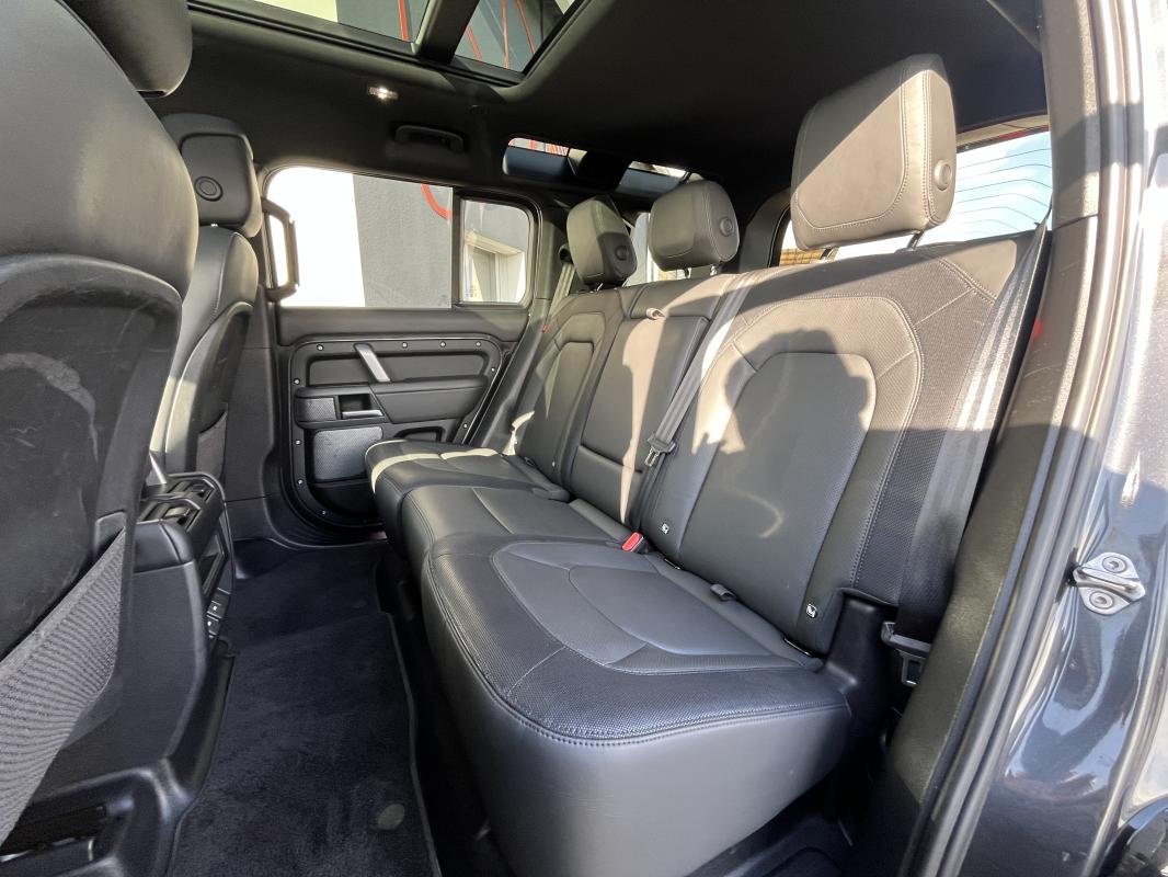 Land Rover Defender - Photo 10