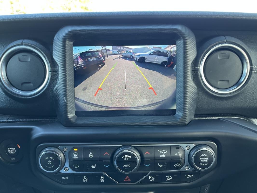 Jeep Wrangler - Photo 21