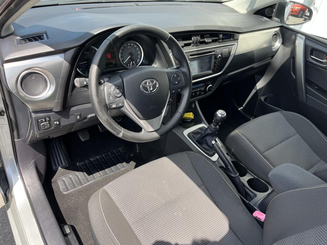 Toyota Auris - Photo 14