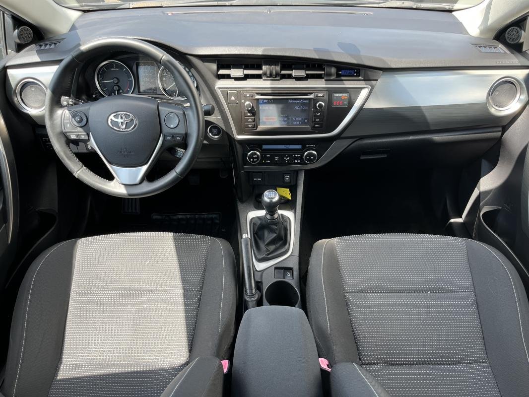 Toyota Auris - Photo 15