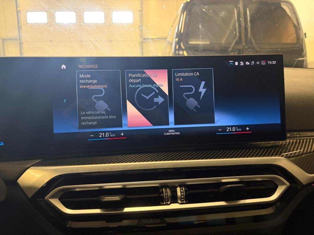 BMW 330e - Photo 12