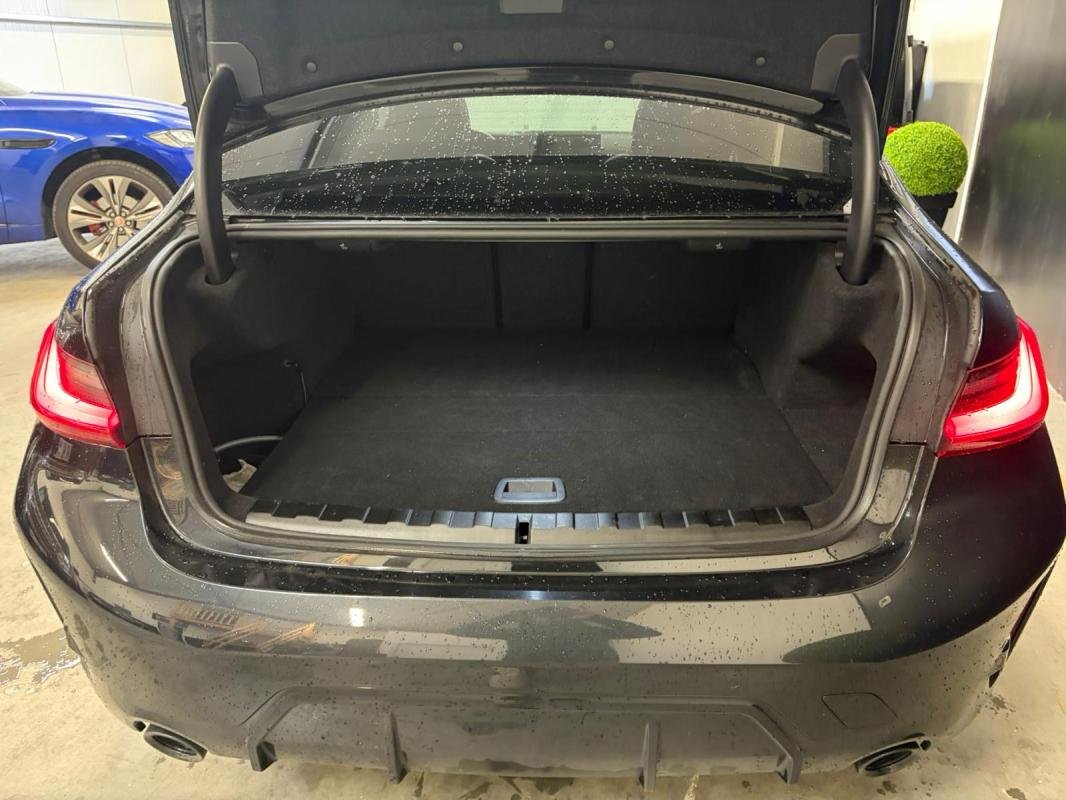 BMW 330e - Photo 13