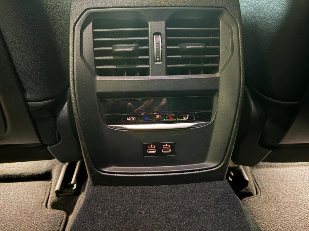 BMW 330e - Photo 16