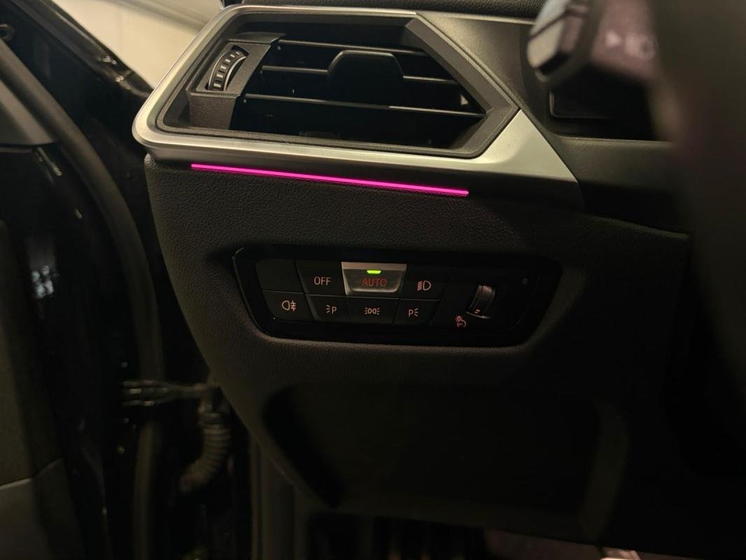 BMW 330e - Photo 19