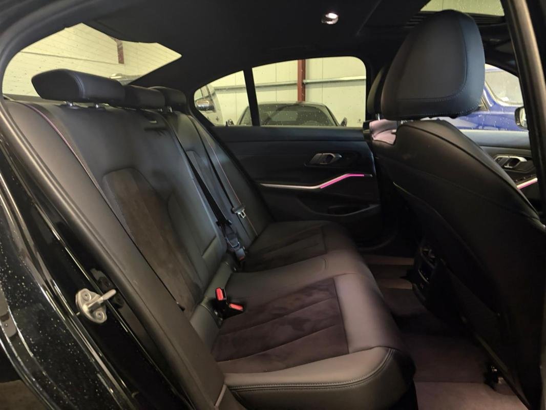 BMW 330e - Photo 8