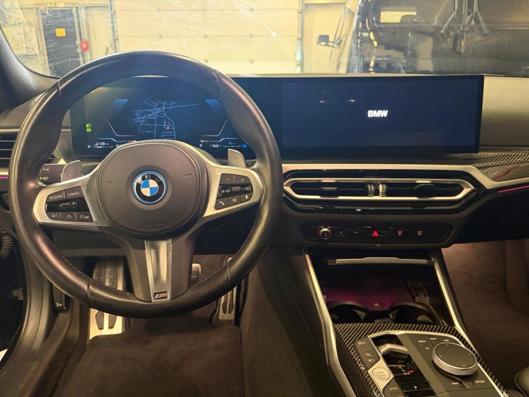 BMW 330e - Photo 10