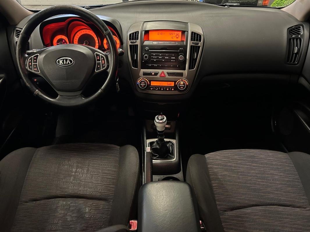 Kia Cee'd - Photo 11