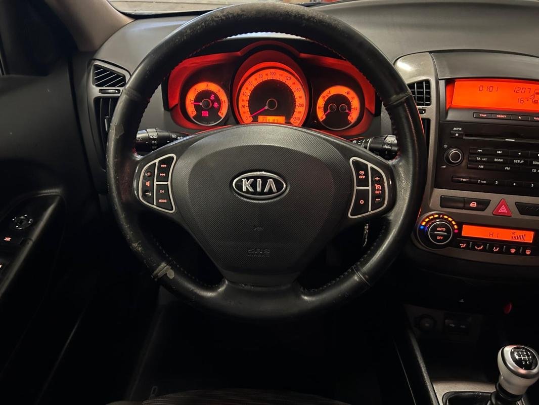 Kia Cee'd - Photo 13