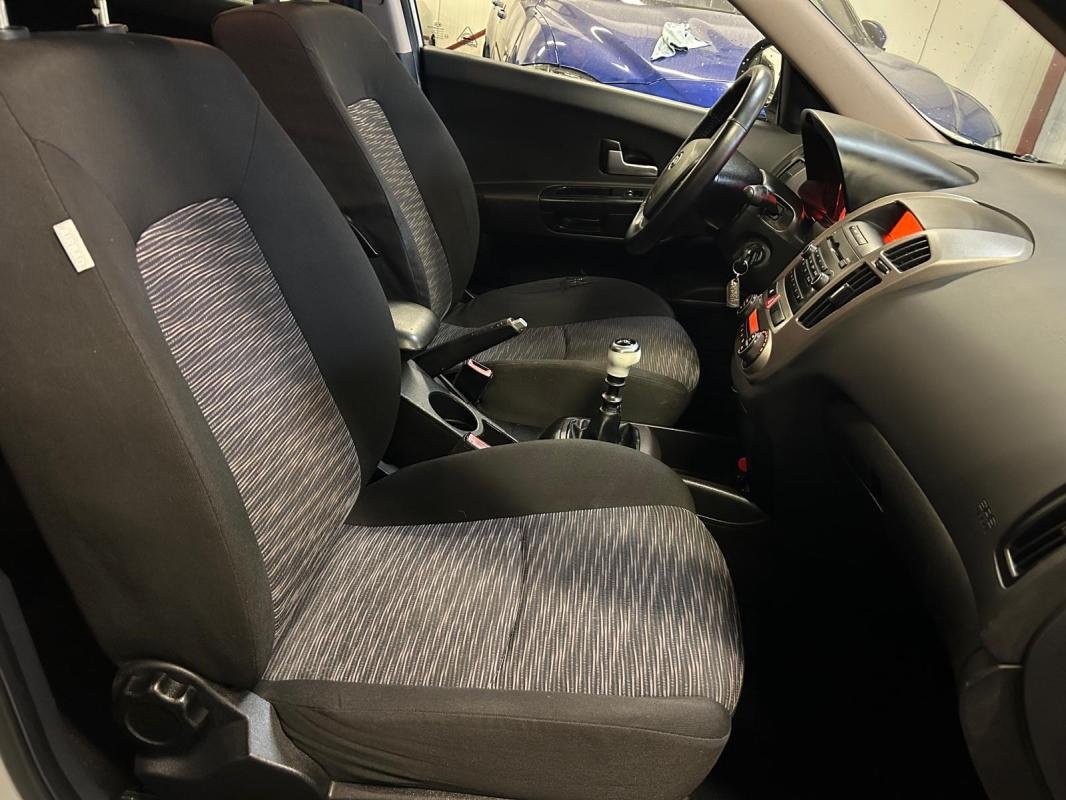 Kia Cee'd - Photo 9