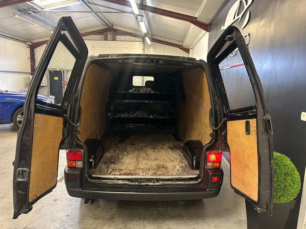 Volkswagen Transporter - Photo 8