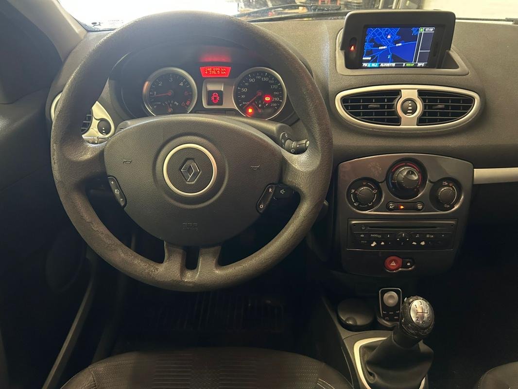 Renault Clio - Photo 13