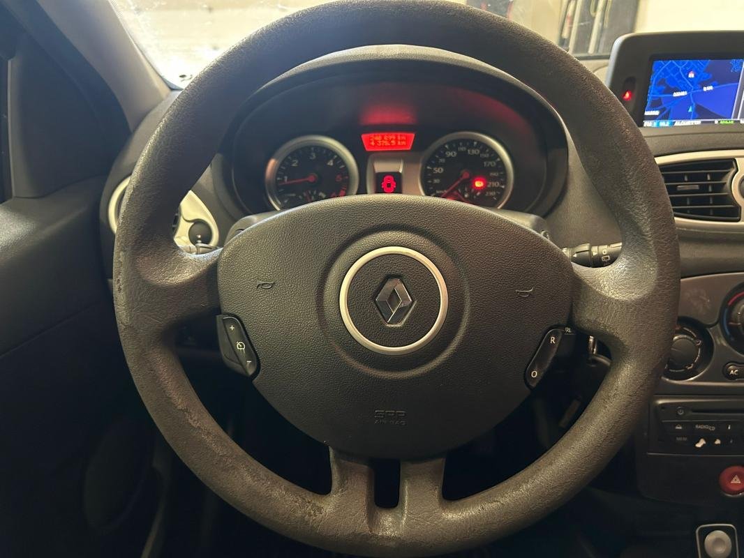 Renault Clio - Photo 14