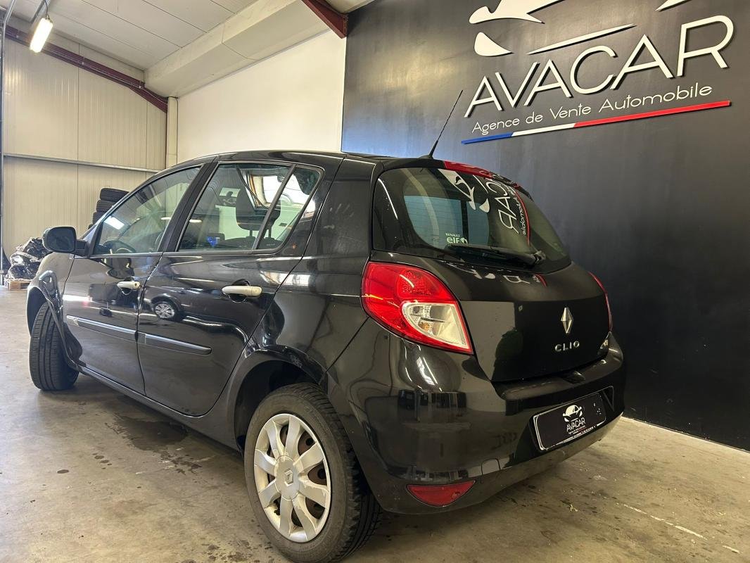 Renault Clio - Photo 3