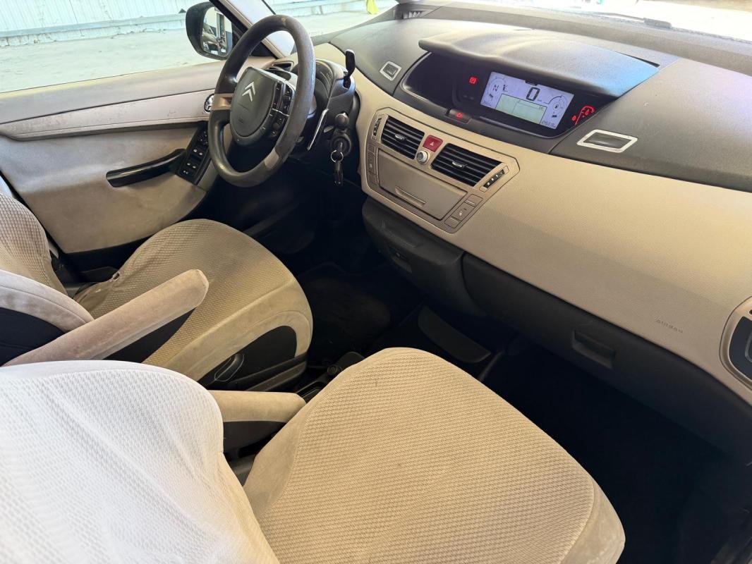 Citroën Grand C4 Picasso - Photo 11