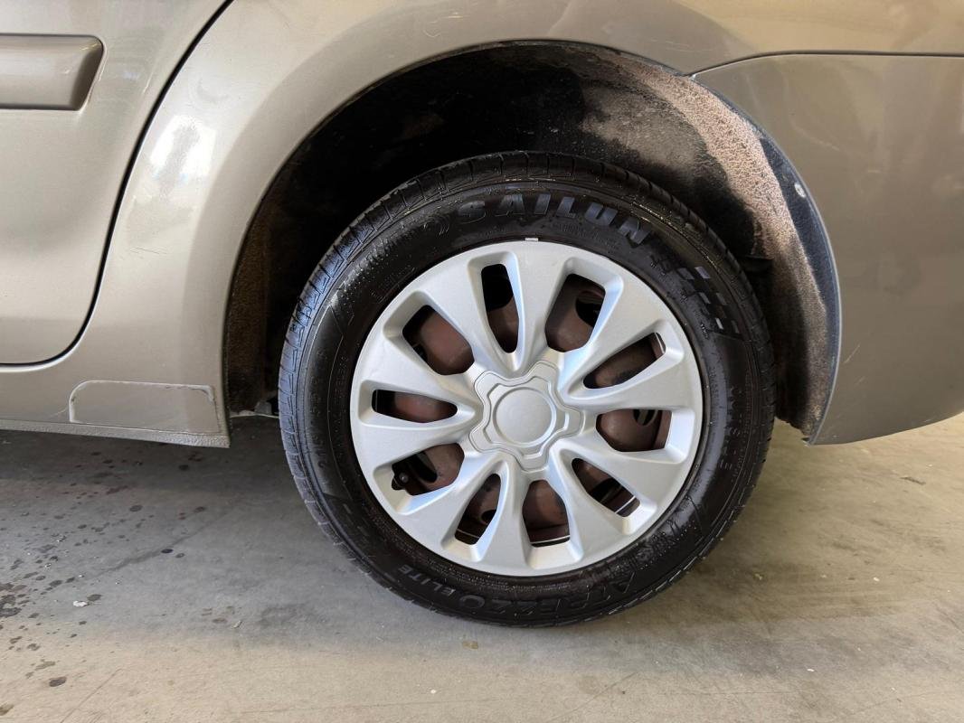 Citroën Grand C4 Picasso - Photo 13